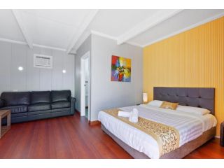 Albion Motel Finley - Best Rates in Town, Short & Extended Stays Hotel, New South Wales - 2