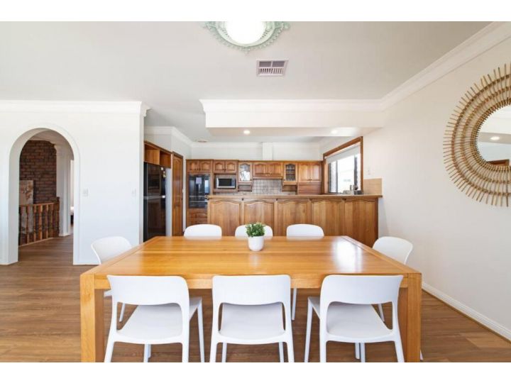 ALD001 Gorgeous Family Home with Waterfront Views and Backyard Guest house, Aldinga Beach - imaginea 9