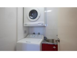 Alexander Holiday Apartments Aparthotel, Gold Coast - 3
