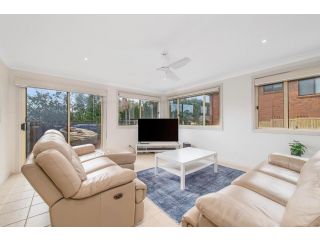Alkira at Lighthouse, 69 Bangalay Drive Guest house, Port Macquarie - 4