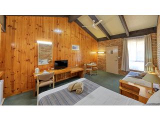 All Travellers Motor Inn Hotel, Coonabarabran - 3