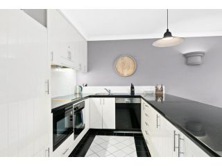 Belle Escapes - Poolside Ground Floor, Apartment Alamanda Beachfront Resort 