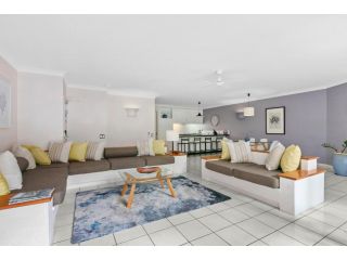 Belle Escapes - Poolside Ground Floor, Apartment Alamanda Beachfront Resort 