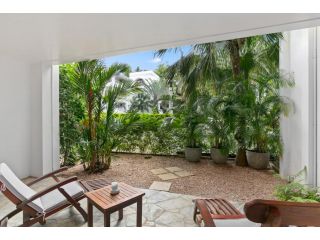 Belle Escapes - Poolside Ground Floor, Apartment Alamanda Beachfront Resort 