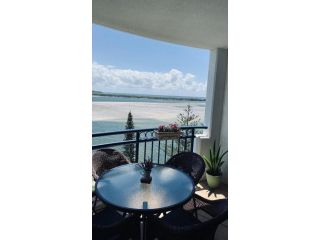 Allyâ€™s Golden Beach Retreat! Apartment, Caloundra - 2