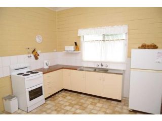 Almare, 7 Gowing Street Guest house, Crescent Head - 5