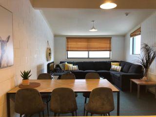 Alpine Cabin- Spa/Pool/Sauna Apartment, Mount Hotham - 1