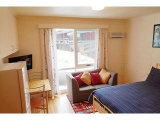 Alpine Haven 4 Guest house, Mount Hotham - 2