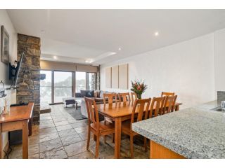 Alpine Woodsmoke Apartments Aparthotel, Falls Creek - 4