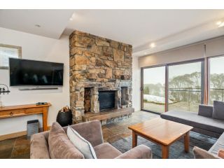 Alpine Woodsmoke Apartments Aparthotel, Falls Creek - 2