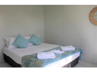 Alva Beach Tourist Park Accomodation, Queensland - 1