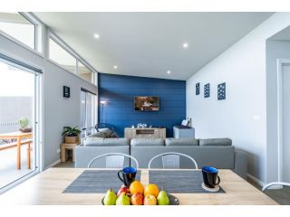 Amaroo 1 - Freycinet Holiday Houses Apartment, Coles Bay - 4