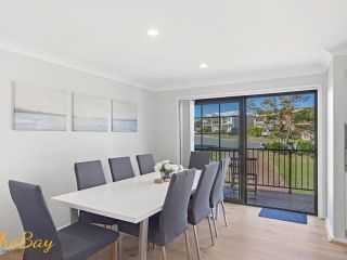 Amaroo Cres No 20 Fingal Bay Holiday Home Guest house, Fingal Bay - 1