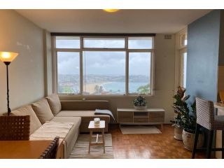 Amazing 2 Bedroom Apartment with Views Of Bondi Beach Apartment, Sydney - 2
