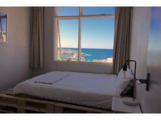 Amazing 2 Bedroom Apartment with Views Of Bondi Beach Apartment, Sydney - 5