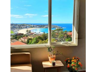 Amazing 2 Bedroom Apartment with Views Of Bondi Beach Apartment, Sydney - 1