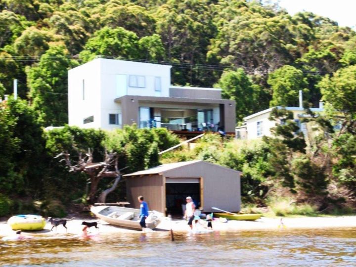 Amazing Ansons Bay Absolute Waterfront Beach House Guest house, Tasmania - imaginea 2