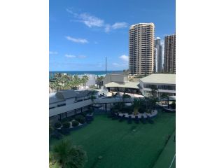 Amazing Heart Of Surfers Paradise Apartment, Gold Coast - 4