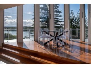 Amazing Lakefront Ocean Penthouse - Panoramic Views of Currimundi Lake & Beach Apartment, Kawana Waters - 1