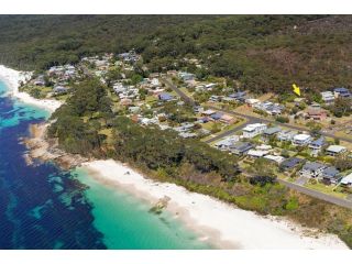 Amazing Views at Hyams Beach 4pm Check Out Sundays Guest house, Hyams Beach - 1