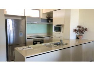 Amazing Views, Walk Everywhere! Guest house, Caloundra - 5