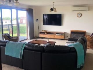 AMBIENCE BY THE SEA Guest house, Port Fairy - 1