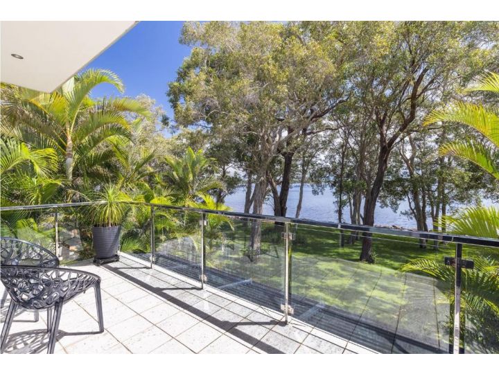 'Ambience on the Waterfront', 14 Danalene Pd - Prestige waterfront property Guest house, Corlette - imaginea 17
