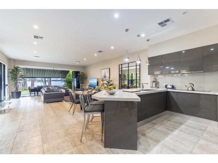 'Ambience on the Waterfront', 14 Danalene Pd - Prestige waterfront property Guest house, Corlette - imaginea 7