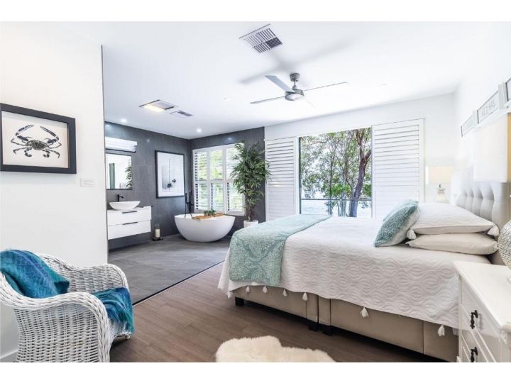'Ambience on the Waterfront', 14 Danalene Pd - Prestige waterfront property Guest house, Corlette - imaginea 12