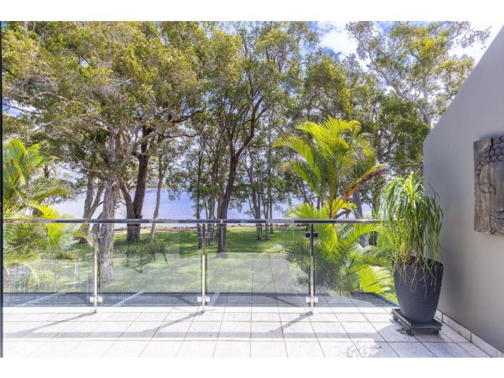 'Ambience on the Waterfront', 14 Danalene Pd - Prestige waterfront property Guest house, Corlette - imaginea 18