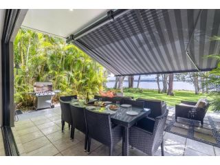 'Ambience on the Waterfront', 14 Danalene Pd - Prestige waterfront property Guest house, Corlette - 1