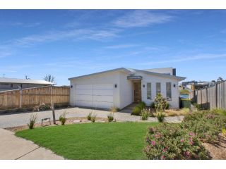 Anchored - Access to the Gippsland Lakes Guest house, Paynesville - 4