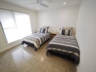 Anderson Ave, Sandy Point - 4 Bedroom, 3 Bathroom, sleeps 8 Guest house, Sandy Point - 1