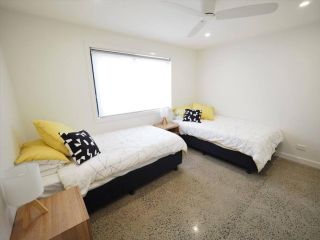 Anderson Ave, Sandy Point - 4 Bedroom, 3 Bathroom, sleeps 8 Guest house, Sandy Point - 3