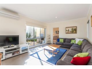 Anglesea By The Beach Guest house, Anglesea - 1