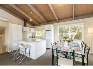 Anglesea Holiday Retreat Guest house, Anglesea - 1