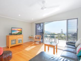 Angourie Blue 1 - Great Ocean Views - Surfing beaches Apartment, Yamba - 2