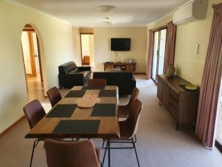 Annies Holiday Units Apartment, Beechworth - 2