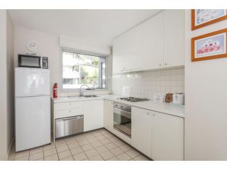 Apartment 14 Kalimna Apartment, Lorne - 3
