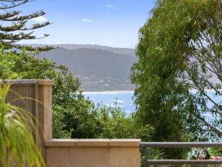 APARTMENT 23 PACIFIC APARTMENTS - sit on the deck and soak in the view Apartment, Lorne - 2