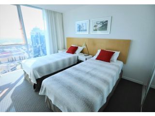 H Luxury Apartment at Surfers Paradise High floor Apartment, Gold Coast - 4