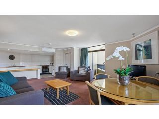 Apartment on Top of the Park Apartment, Sydney - 4