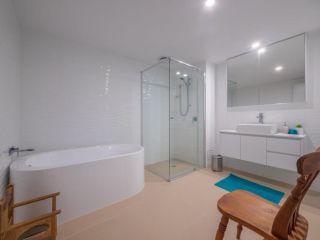 Aqua View 202 Twentynine Canberra Tce Kings beach Apartment, Caloundra - 1