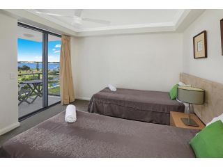 Aqualine Apartments On The Broadwater Aparthotel, Gold Coast - 4