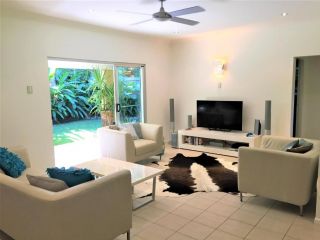 Aquatica - Luxe Holiday Home Guest house, Palm Cove - 5