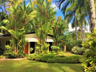 Aquatica - Luxe Holiday Home Guest house, Palm Cove - 1