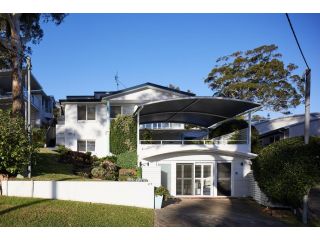 Arabella - stunning coastal family holiday home.2 Guest house, Nelson Bay - 1
