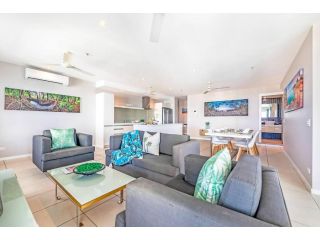 'Arafura Edge' Resort Lifestyle with 360 Views Apartment, Darwin - 1