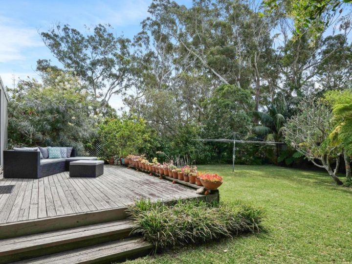Immaculate Beachside Home with Fireplace and Patio Guest house, Bateau Bay - imaginea 9