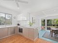 Immaculate Beachside Home with Fireplace and Patio Guest house, Bateau Bay - thumb 4